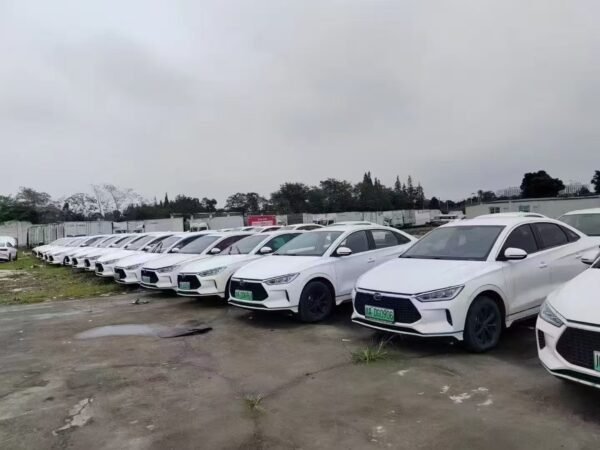 BYD E3 - Image 2