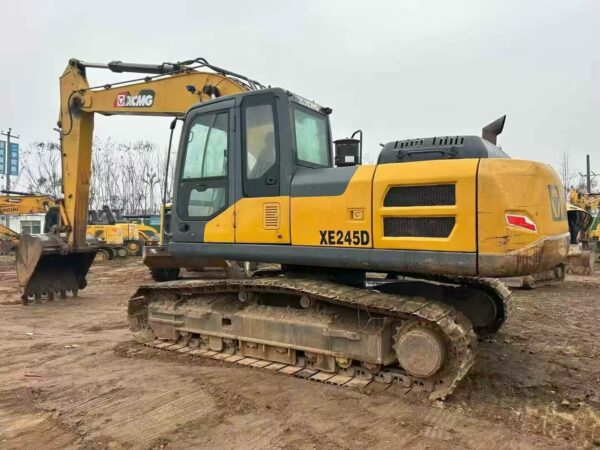 Second-hand XCMG XE245D excavator - Image 2