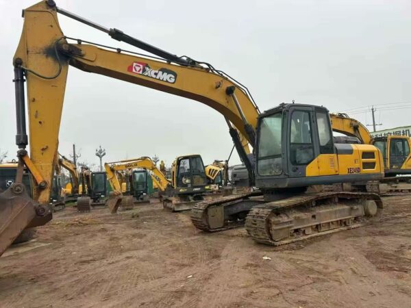 Second-hand XCMG XE245D excavator - Image 3