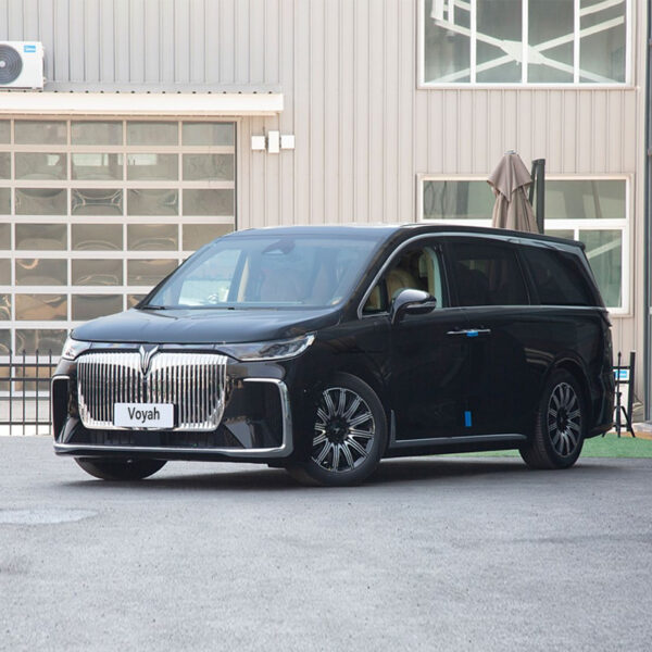 Voyah Dreamer 2025 EV 4WD flagship kunpeng edition - Image 3