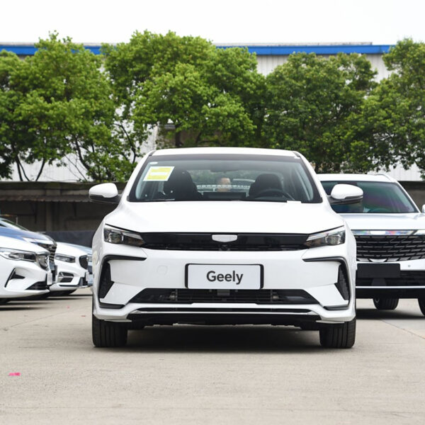 Geely  Emgrand L Hip 2024 Champion Edition 1.5T D-DHT Pro 100KM - Image 4