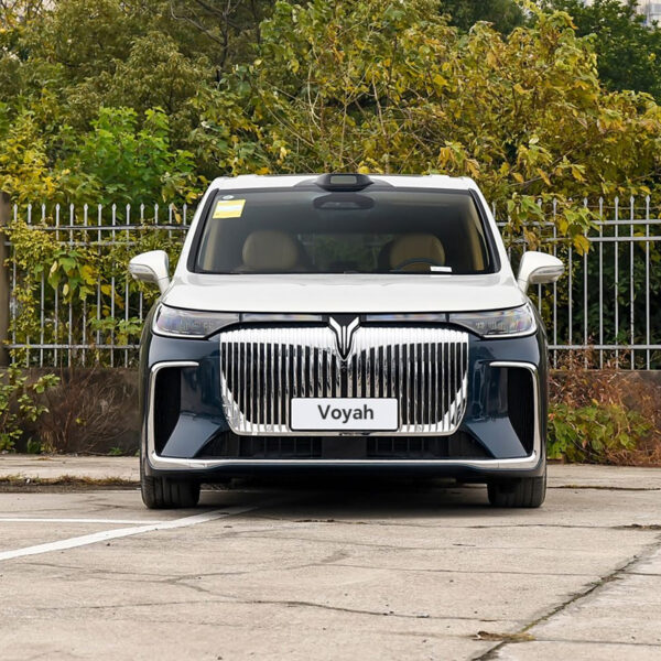 Voyah Dreamer 2025 EV 4WD flagship qiankun edition - Image 4