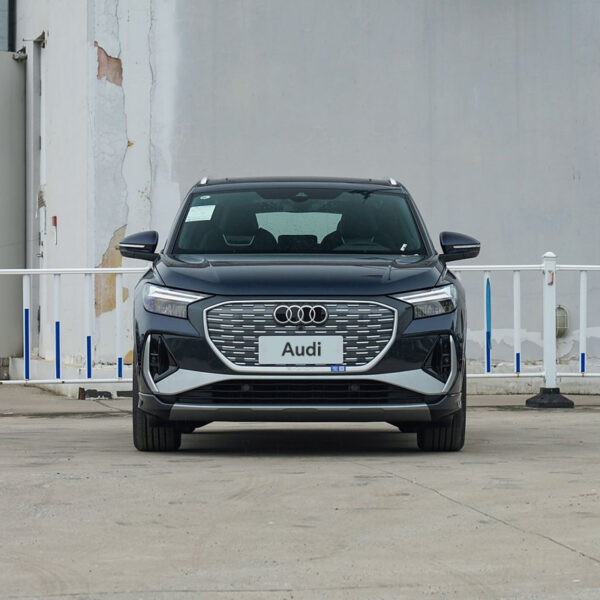 Audi Pure electric Q4 2024 40 e-tron creation version - Image 4