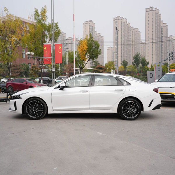 Kia K5 2025 Model 2.0T Flagship Edition - Image 6