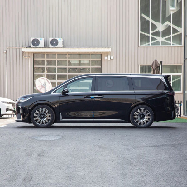 Voyah Dreamer 2025 EV 4WD flagship kunpeng edition - Image 6