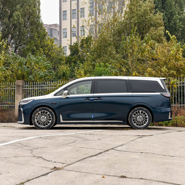 Voyah Dreamer 2025 EV 4WD flagship qiankun edition - Image 6