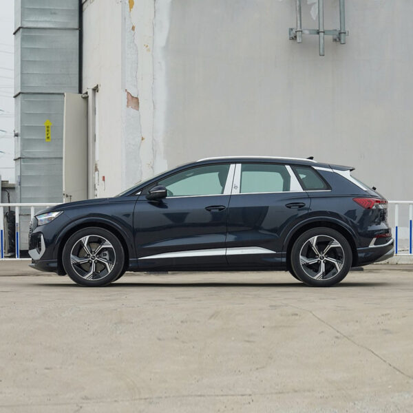 Audi Pure electric Q4 2024 40 e-tron creation version - Image 6