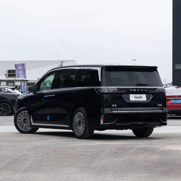 Voyah Dreamer 2025 PHEV 4WD excellent kunpeng edition - Image 7