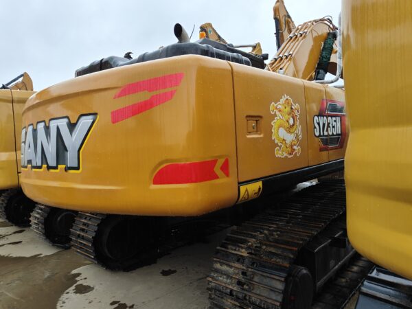 Reconditioned machine Sany 235H excavator - Image 3