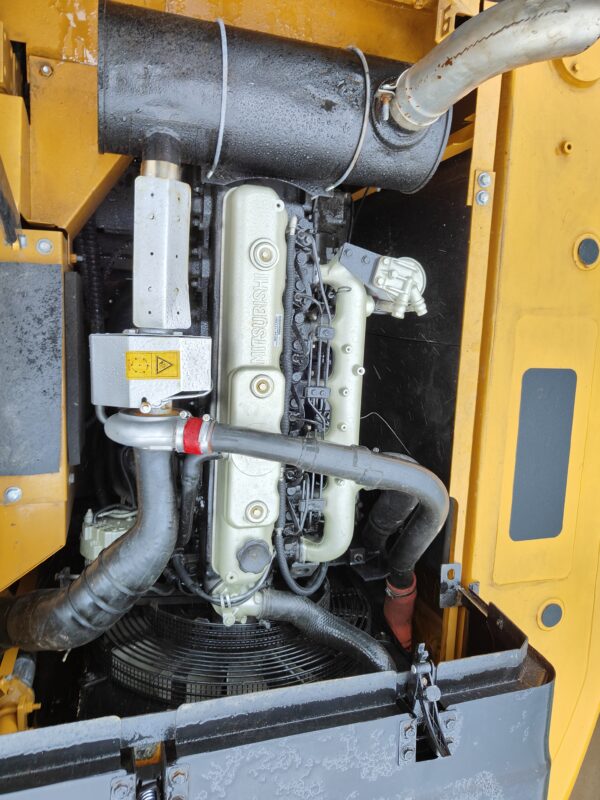 Reconditioned machine Sany 235H excavator - Image 6
