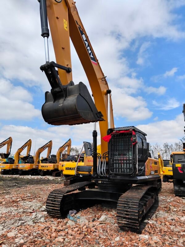 Reconditioned machine Sany 305H excavator - Image 4