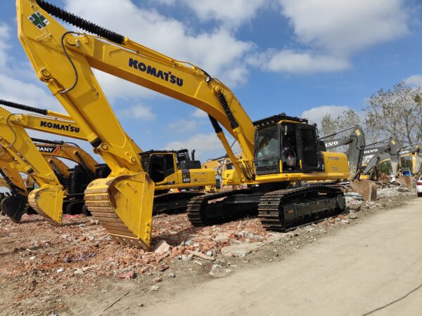 Reconditioned machine KOMATSU 450 EXCAVATOR - Image 2