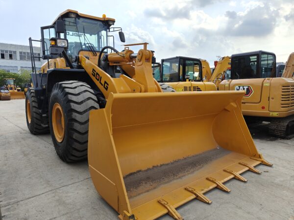 Refurbishment machine SDLG L958F LOADER - Image 3