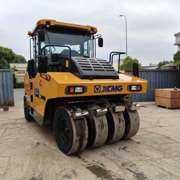Refurbishment machine XCMG XP 303 ROLLER - Image 3