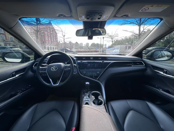 Used Toyota Camry 2.5G Luxury Edition 2018 model - Image 6
