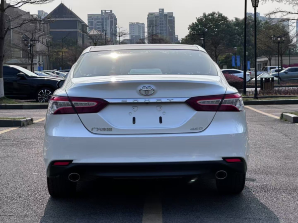 Used Toyota Camry 2.5G Luxury Edition 2018 model - Image 8