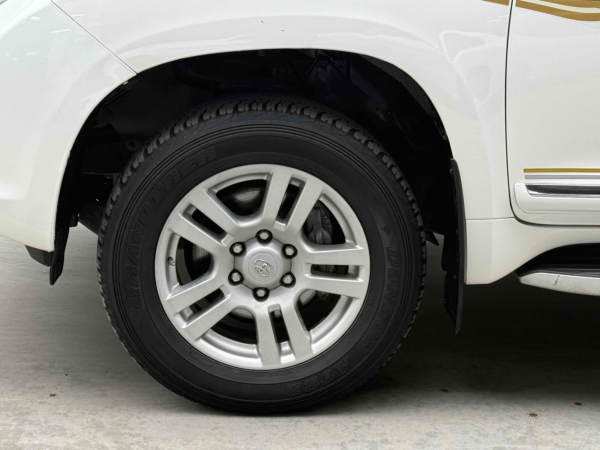 Used Toyota 2010 Prado 4.0L TX-L - Image 3