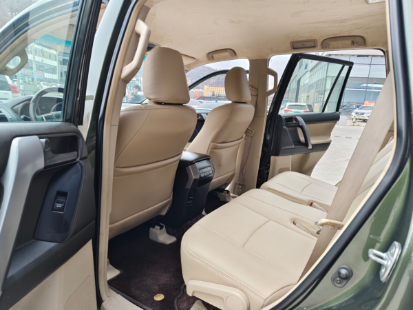 Used Toyota 2010 Prado (imported) 2.7L automatic luxury edition - Image 5