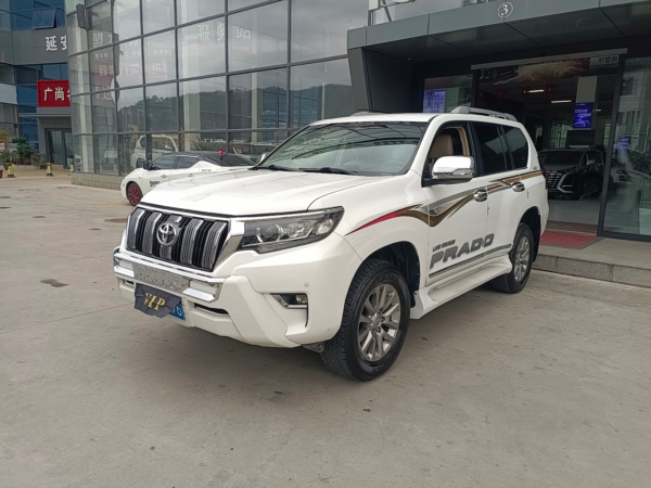 Used Toyota 2018 Prado 4.0 LEX-R Dubai Edition (Middle East) - Image 2