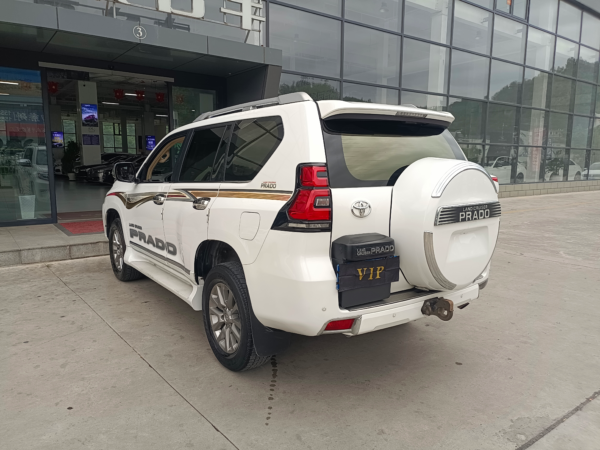 Used Toyota 2018 Prado 4.0 LEX-R Dubai Edition (Middle East) - Image 5