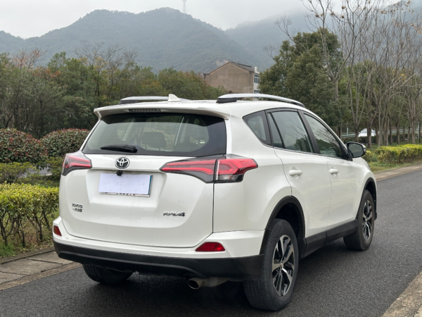 Used Toyota RAV4 2016 RAV4 2.0L CVT FWD Urban Edition - Image 4