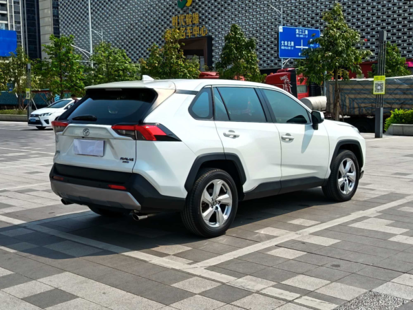 Used Toyota 2020 RAV4 Hybrid 2.0L CVT Four-Wheel Drive Wind Edition - Image 3