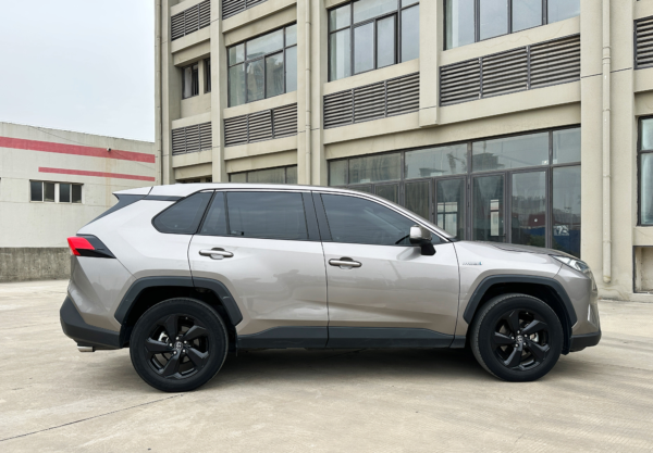 Used Toyota RAV4 2021 model RAV4 Refresh Hybrid 2.5L CVT 4WD Elite PLUS - Image 3