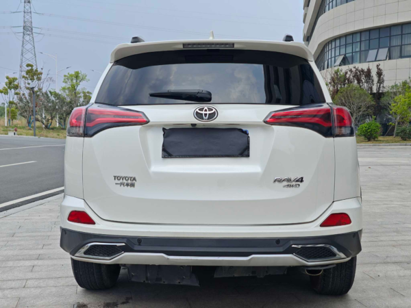 Used Toyota 2016 RAV4 2.0L CVT 4WD New Sharp Edition - Image 4