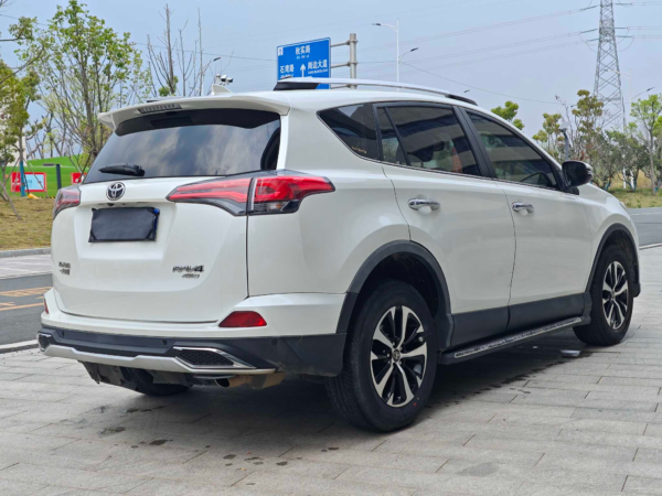 Used Toyota 2016 RAV4 2.0L CVT 4WD New Sharp Edition - Image 6