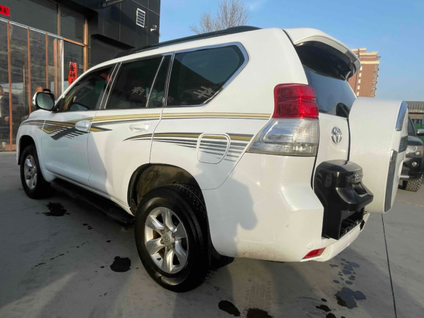 Used Toyota 2010 Prado (imported) 2.7L automatic luxury edition - Image 5
