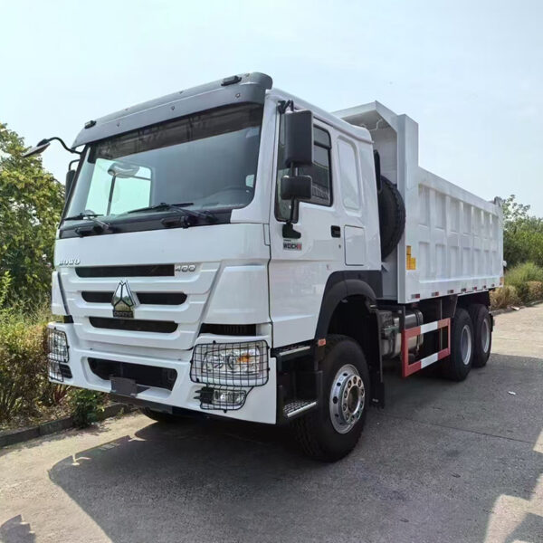 SINOTRUK HOWO 6×4 Dump Truck 20 tons 371hp - Image 3