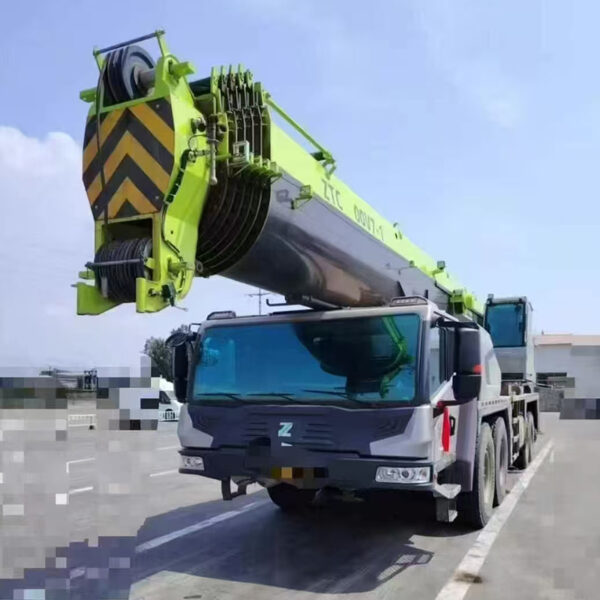 ZOOMLION 110V7-1 Crane - Image 3
