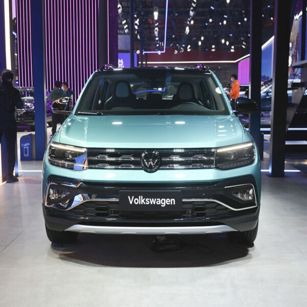 Volkswagen T-Roc T.cross 2023 model 300TSI DSG Luxury Edition - Image 4