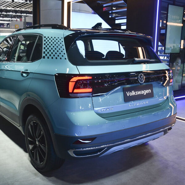 Volkswagen T-Roc T.cross 2023 model 300TSI DSG Luxury Edition - Image 6