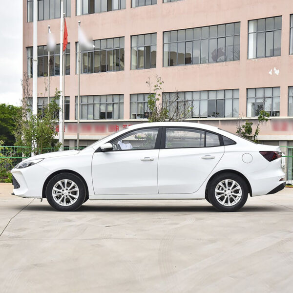 ROEWE i5 2023 1.5L Manual Comfort Edition - Image 6