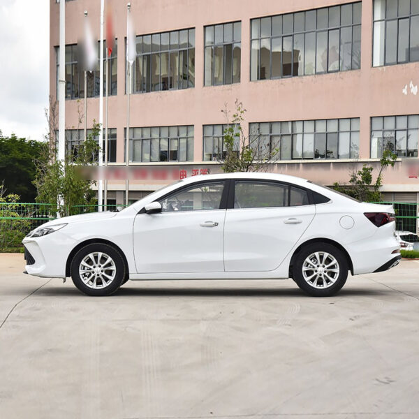 ROEWE i5 2023 1.5L CVT Luxury Edition - Image 6