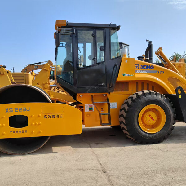 XCMG Vibratory Roller XS223J - Image 7