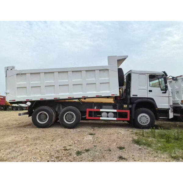 Brand new Model number ZZ3257V3847B1 HOWO dump truck 6x4 - Image 3